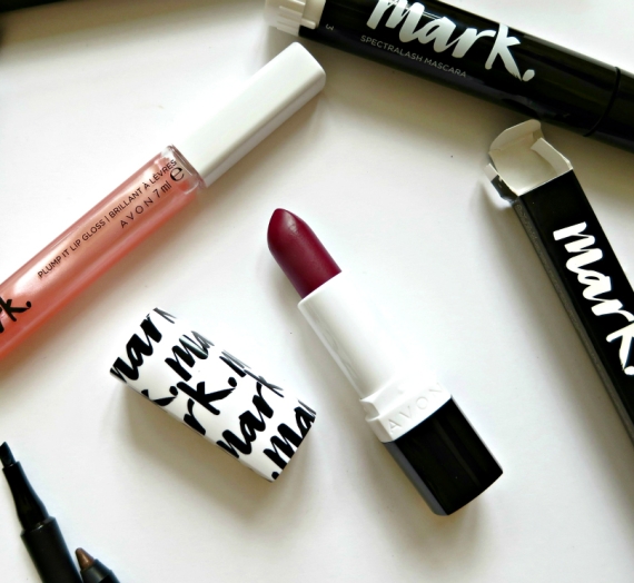Apžvalga: “Avon” putlinamieji lūpų dažai “Mark”